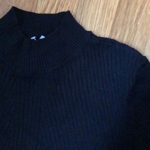 Black ribbed stretchy sweater